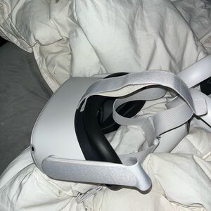 Standalone Wireless VR Headset - White